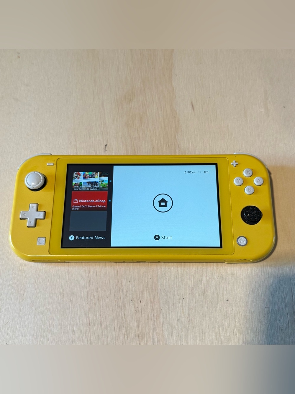 Nintendo Switch Lite Model HDH-001 YEL Turns On Does Not Read Games-Repair Only!